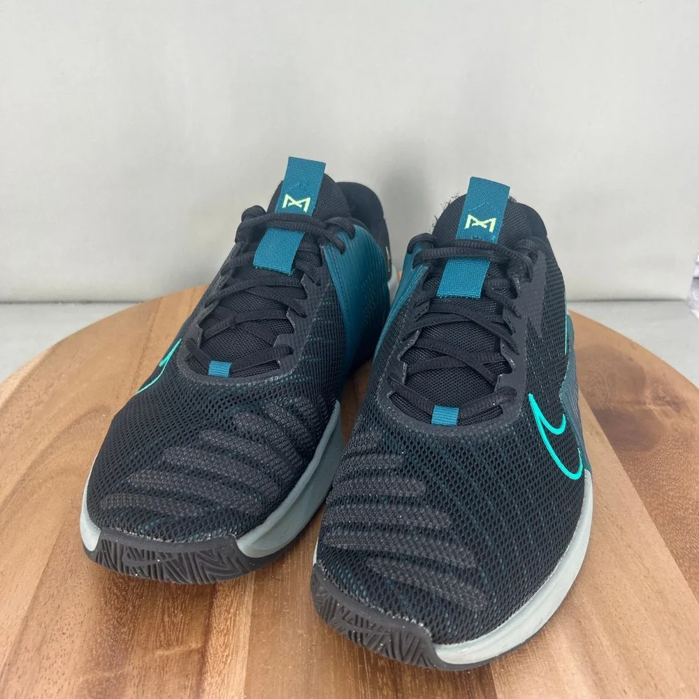 Nike edges tread